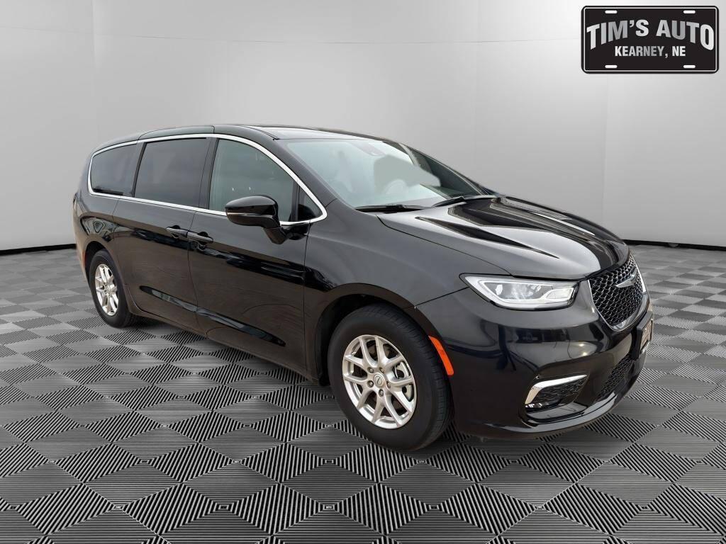 used 2026 Chrysler Pacifica car, priced at $37,988