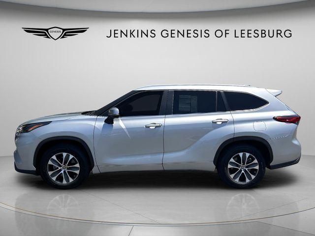 used 2023 Toyota Highlander car, priced at $35,991