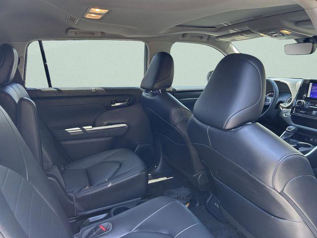 used 2023 Toyota Highlander car, priced at $35,991