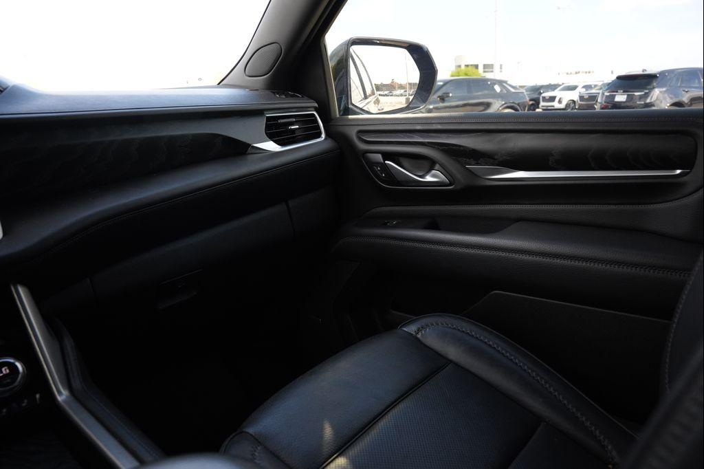 used 2022 GMC Yukon XL car, priced at $43,977