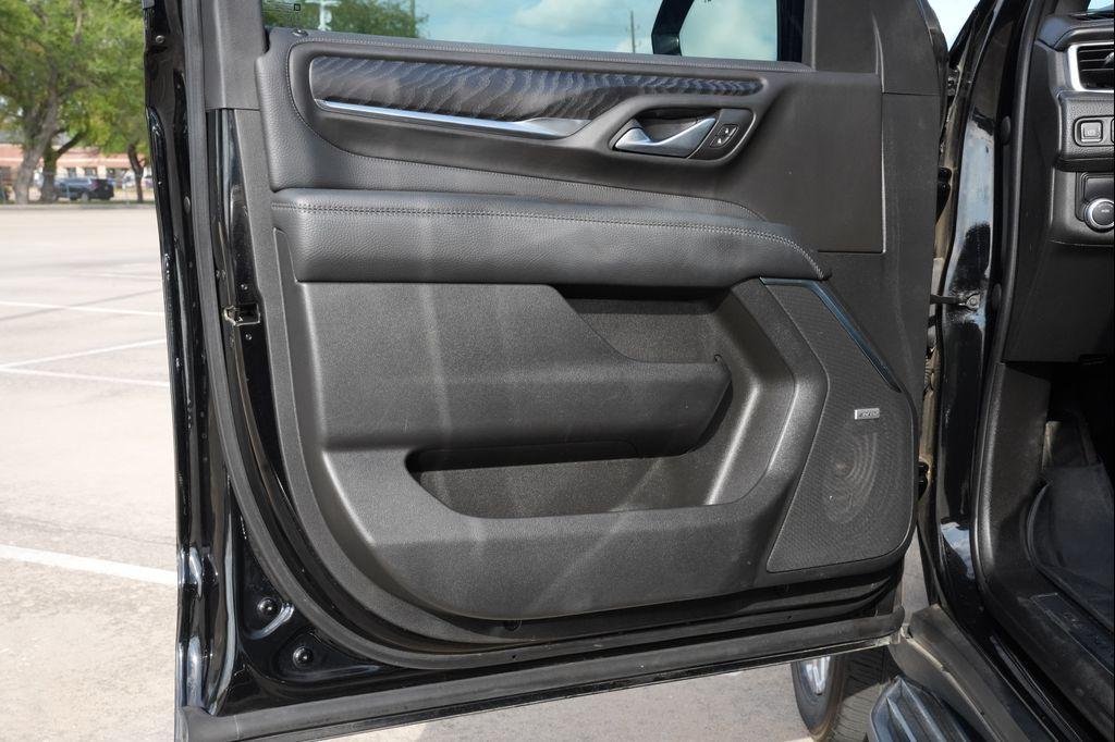 used 2022 GMC Yukon XL car, priced at $43,977