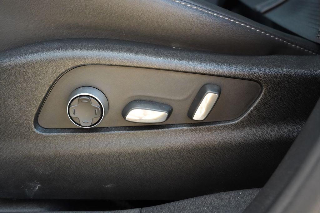 used 2025 Cadillac XT4 car, priced at $31,977