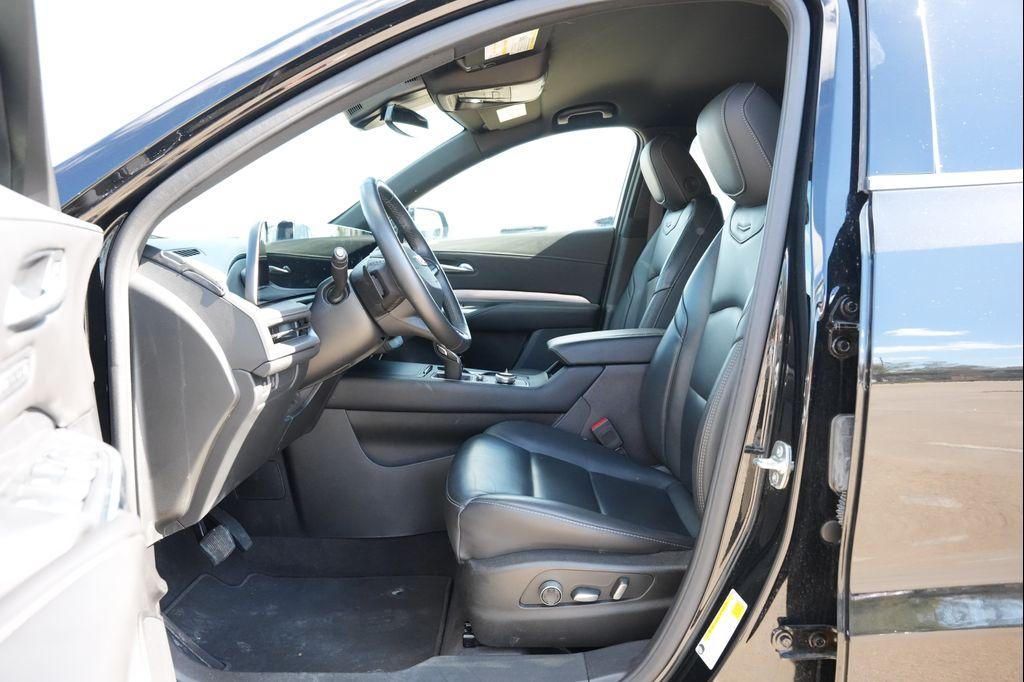 used 2025 Cadillac XT4 car, priced at $31,977