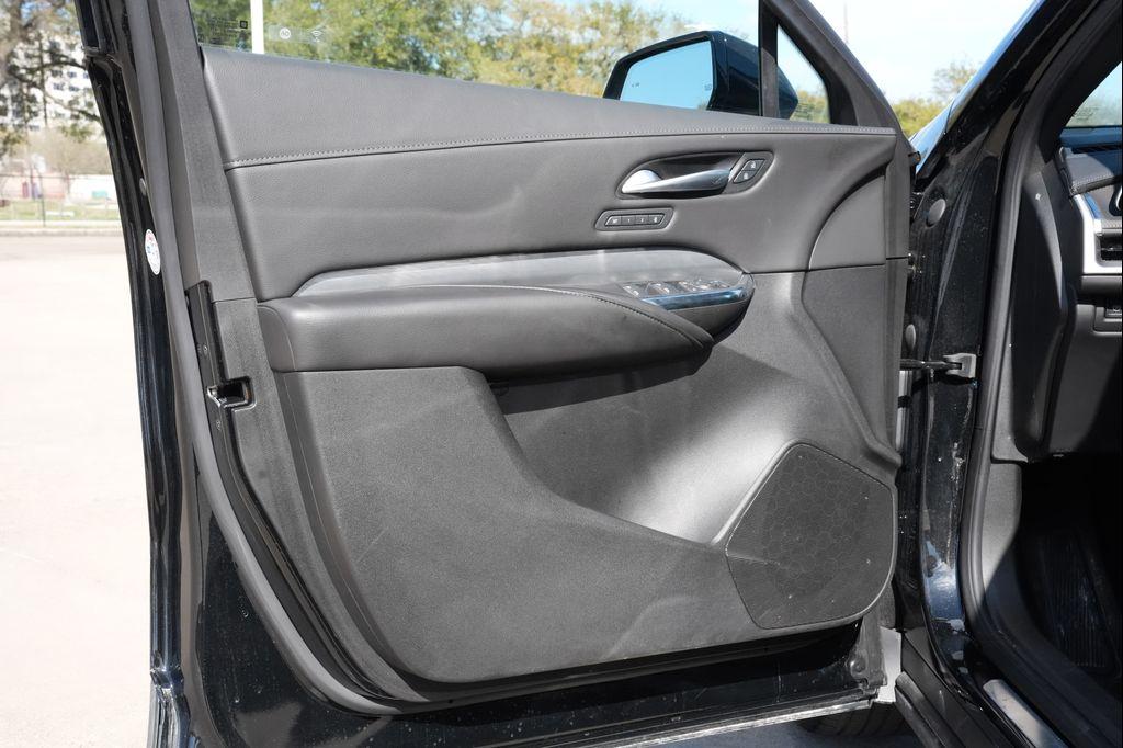 used 2025 Cadillac XT4 car, priced at $31,977