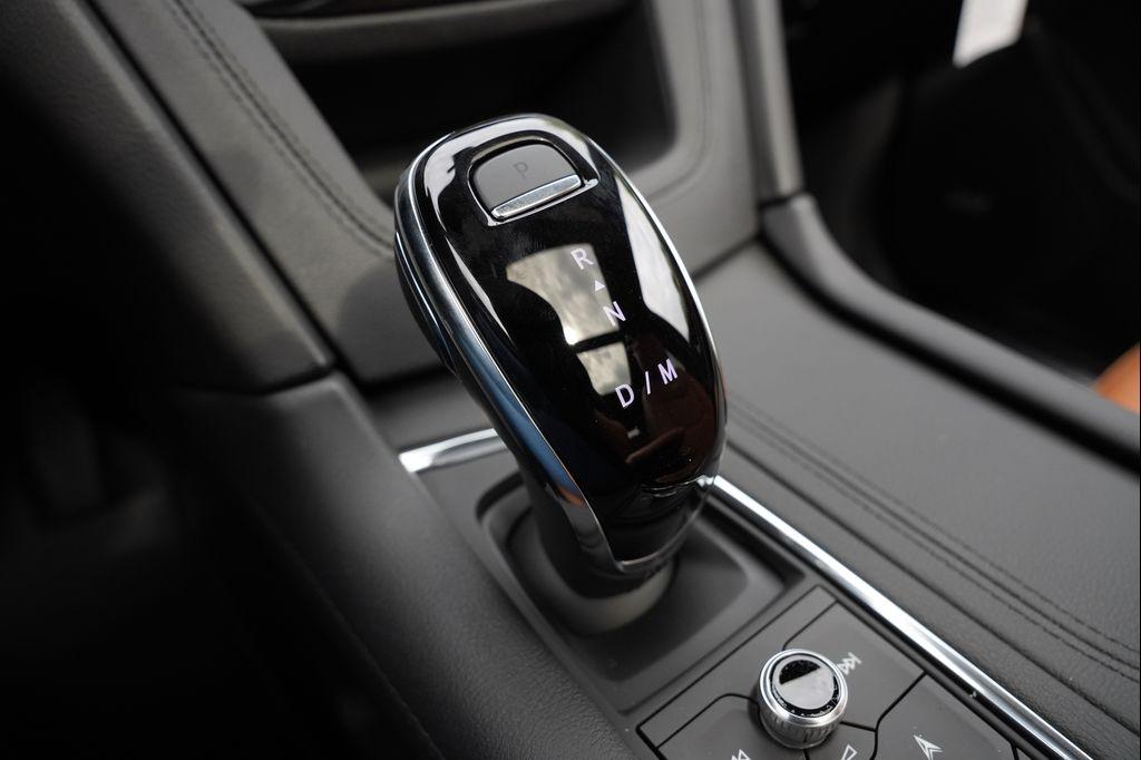 new 2026 Cadillac XT5 car, priced at $60,219