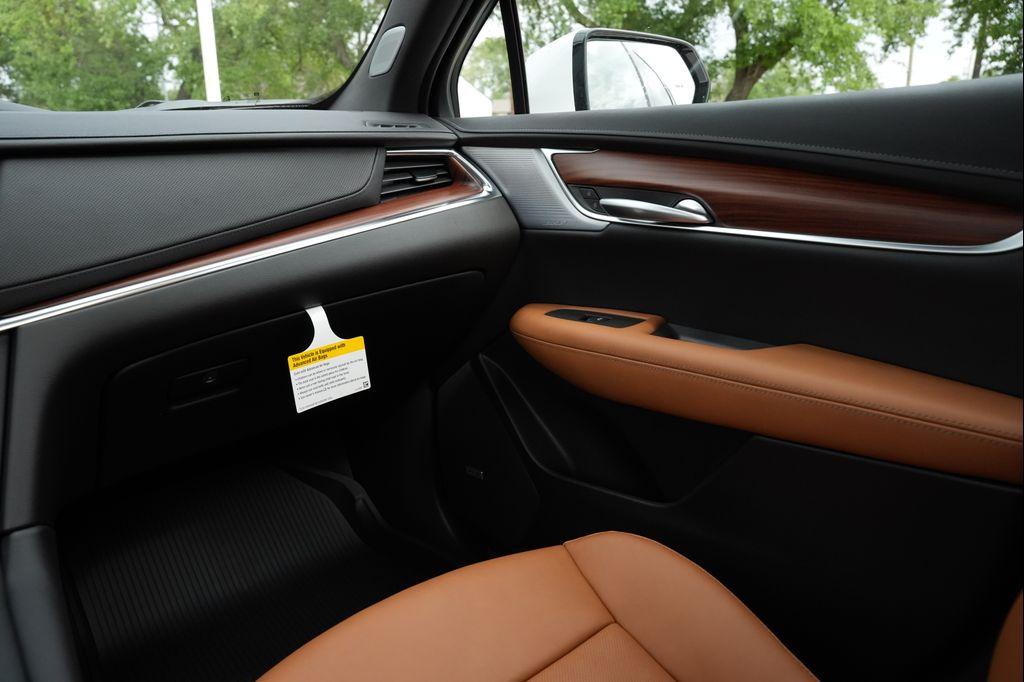 new 2026 Cadillac XT5 car, priced at $60,219