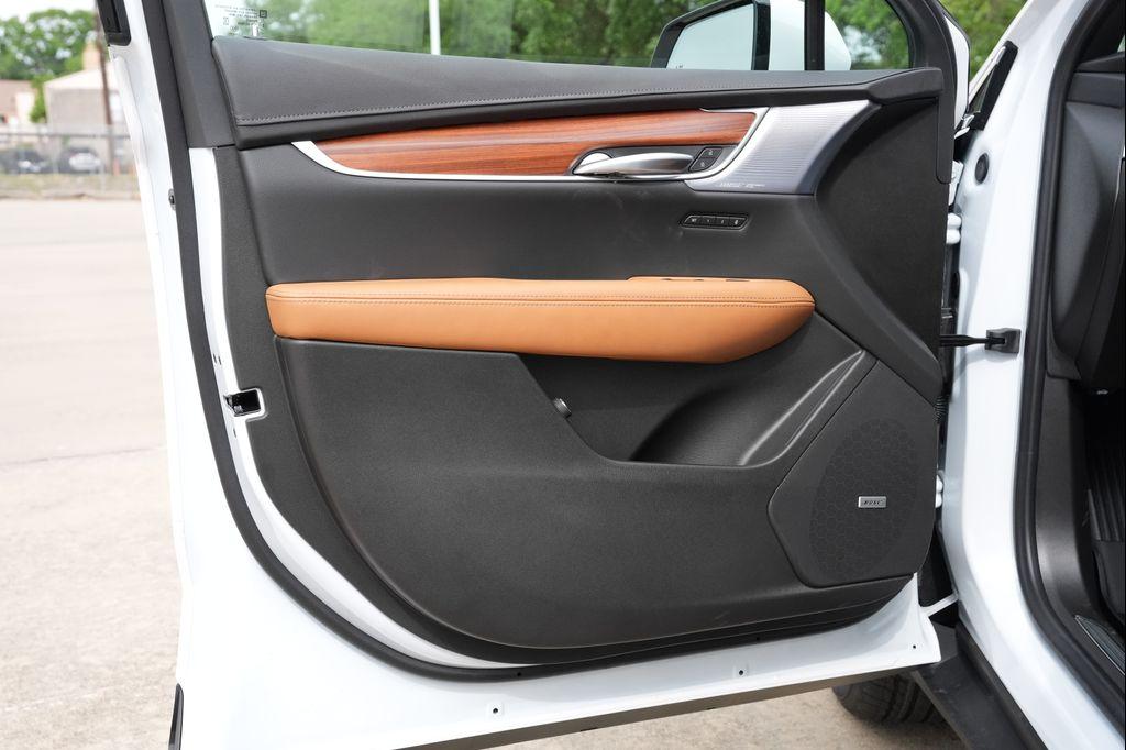 new 2026 Cadillac XT5 car, priced at $60,219