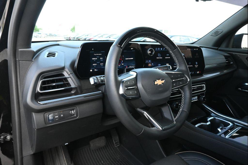 used 2025 Chevrolet Traverse car, priced at $48,977