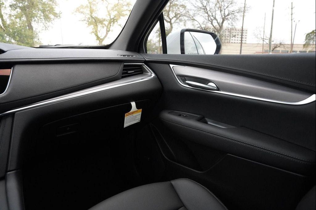 new 2026 Cadillac XT5 car, priced at $47,444