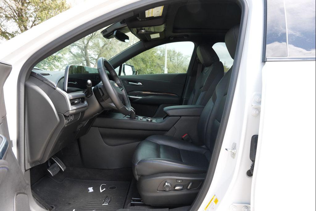 used 2024 Cadillac XT4 car, priced at $35,477