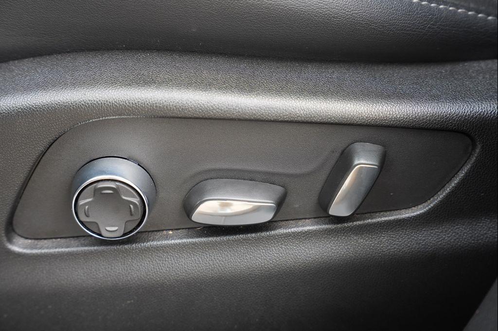 used 2025 Cadillac XT4 car, priced at $31,677