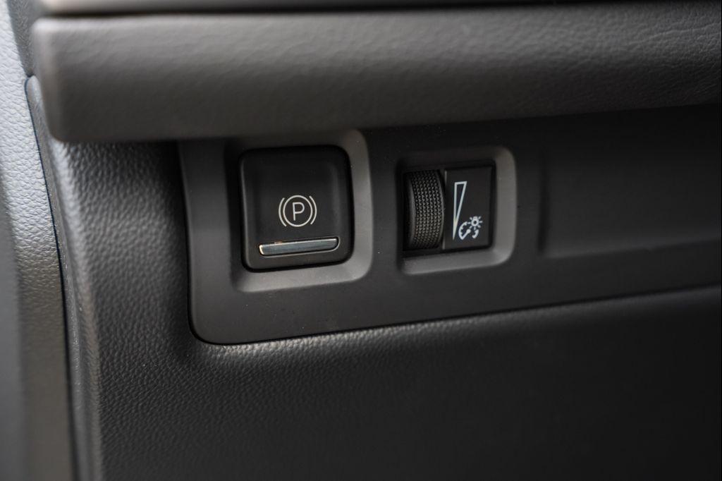 used 2025 Cadillac XT4 car, priced at $31,677