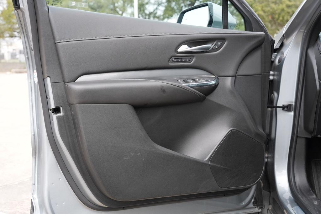 used 2025 Cadillac XT4 car, priced at $31,677