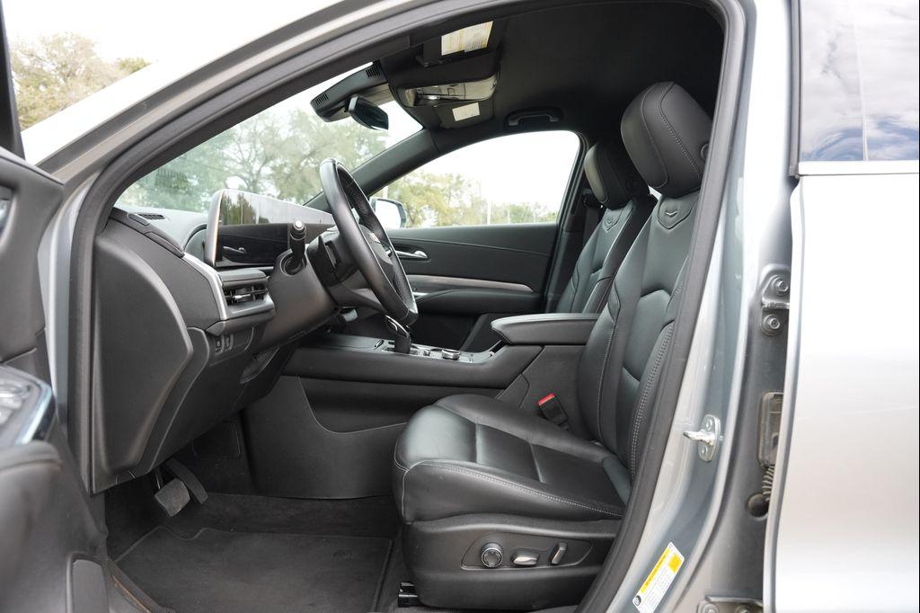 used 2025 Cadillac XT4 car, priced at $31,677