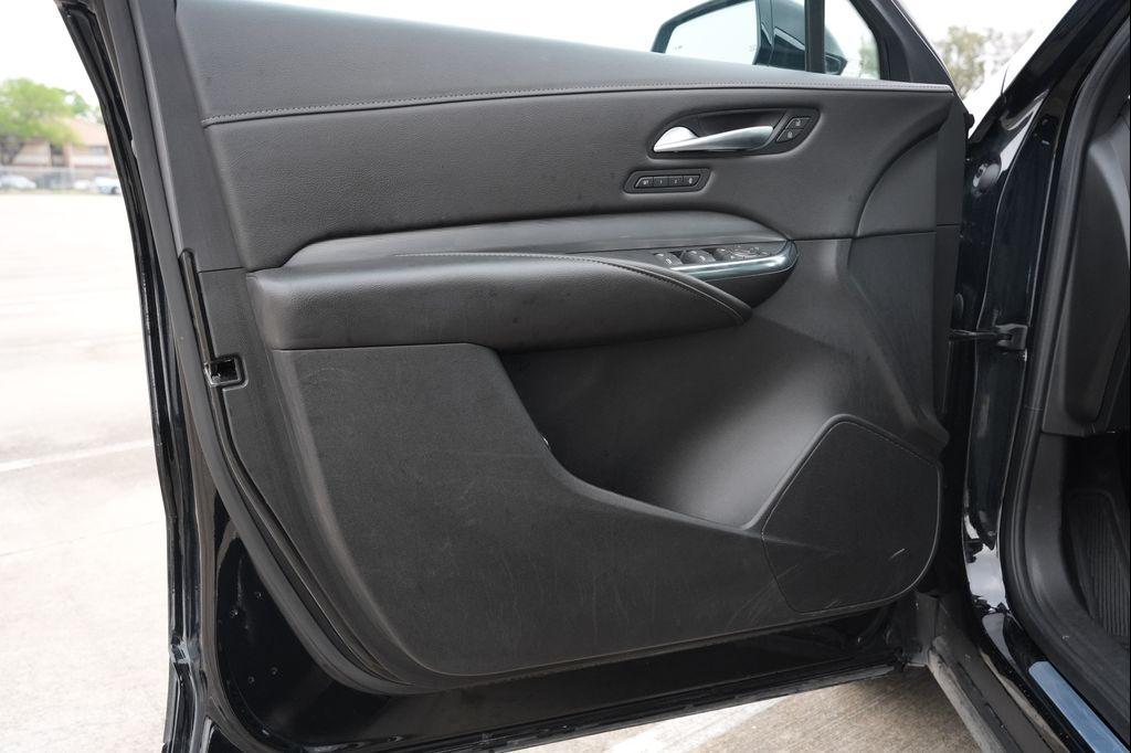 used 2025 Cadillac XT4 car, priced at $32,977