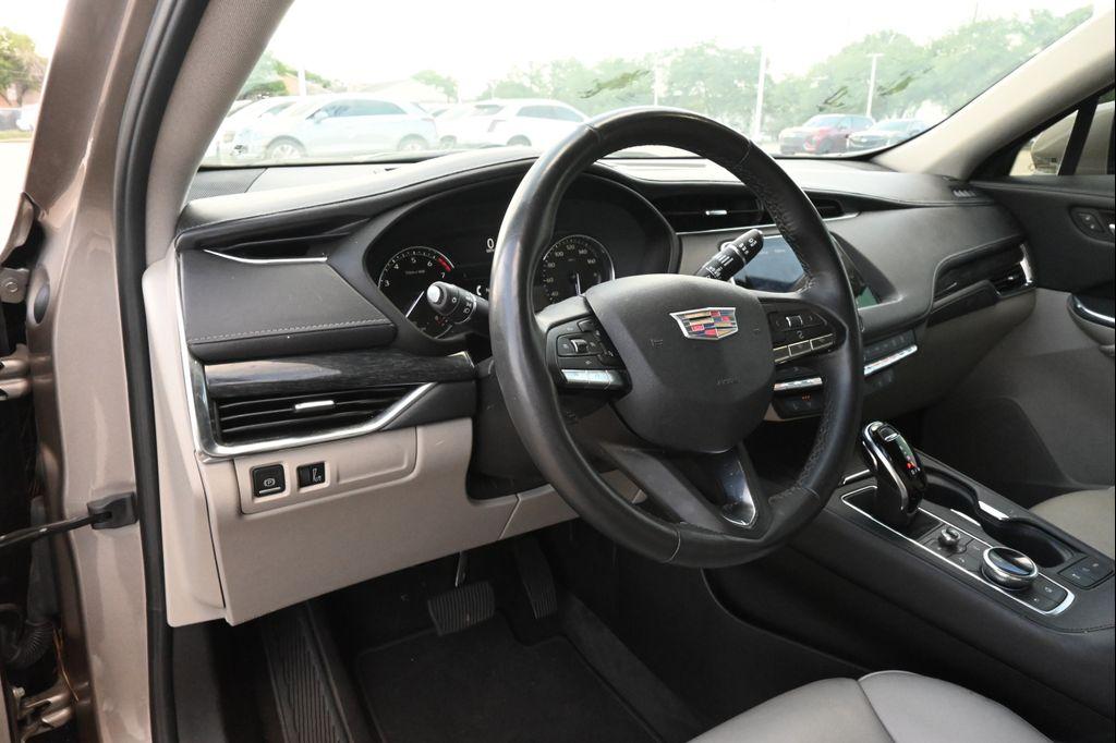 used 2023 Cadillac XT4 car, priced at $28,977