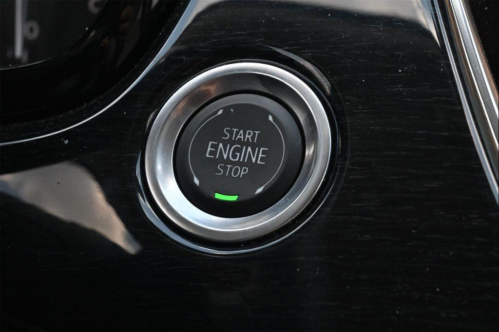 new 2025 Cadillac XT6 car, priced at $55,415