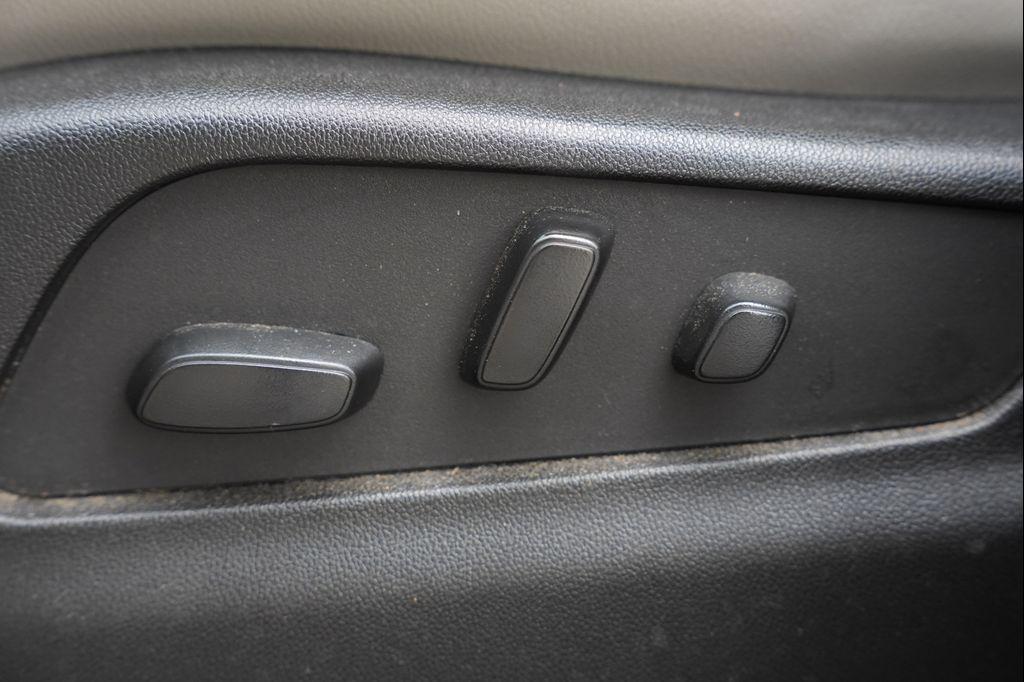 used 2023 Cadillac XT4 car, priced at $25,977