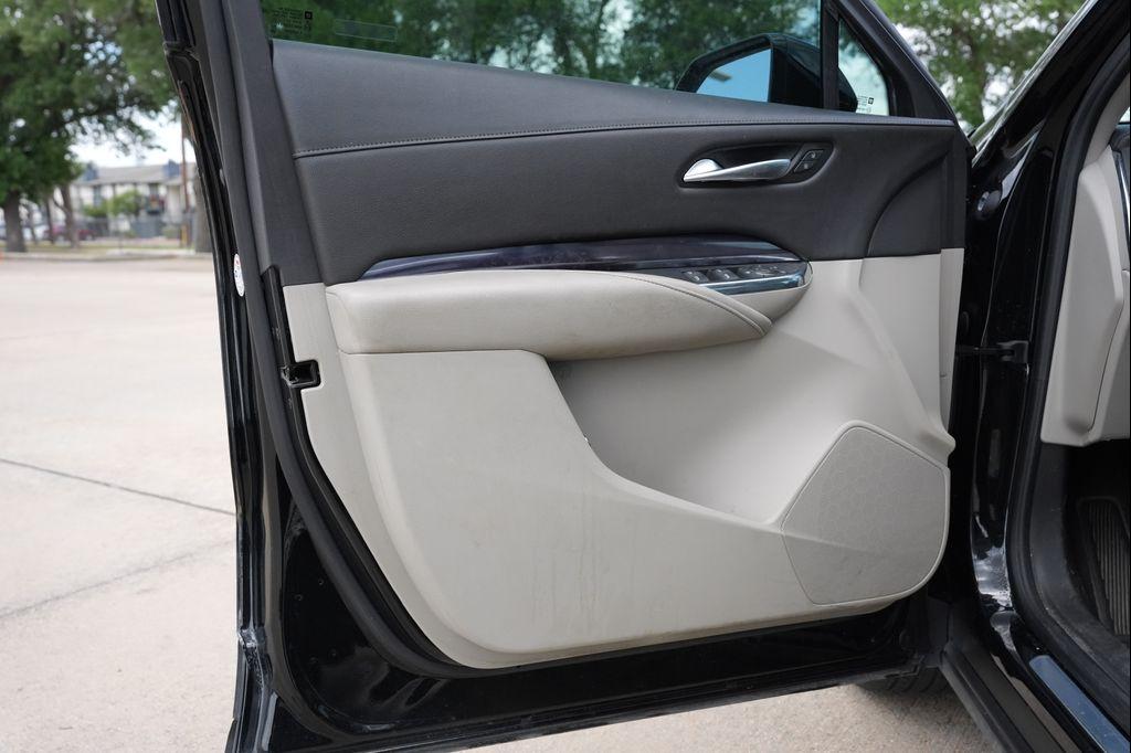 used 2023 Cadillac XT4 car, priced at $25,977