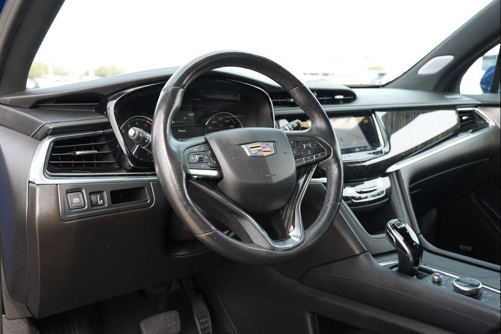 used 2023 Cadillac XT6 car, priced at $31,051