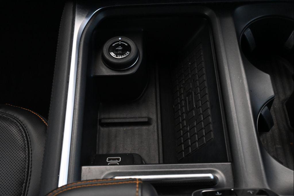 used 2025 Ford Expedition car, priced at $73,977