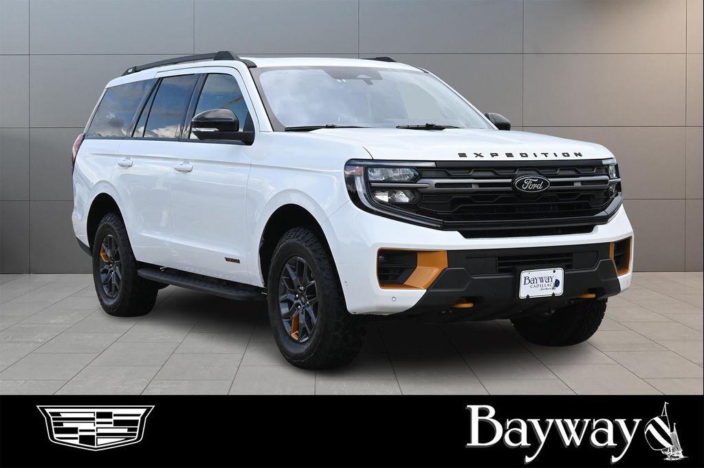 used 2025 Ford Expedition car, priced at $73,977