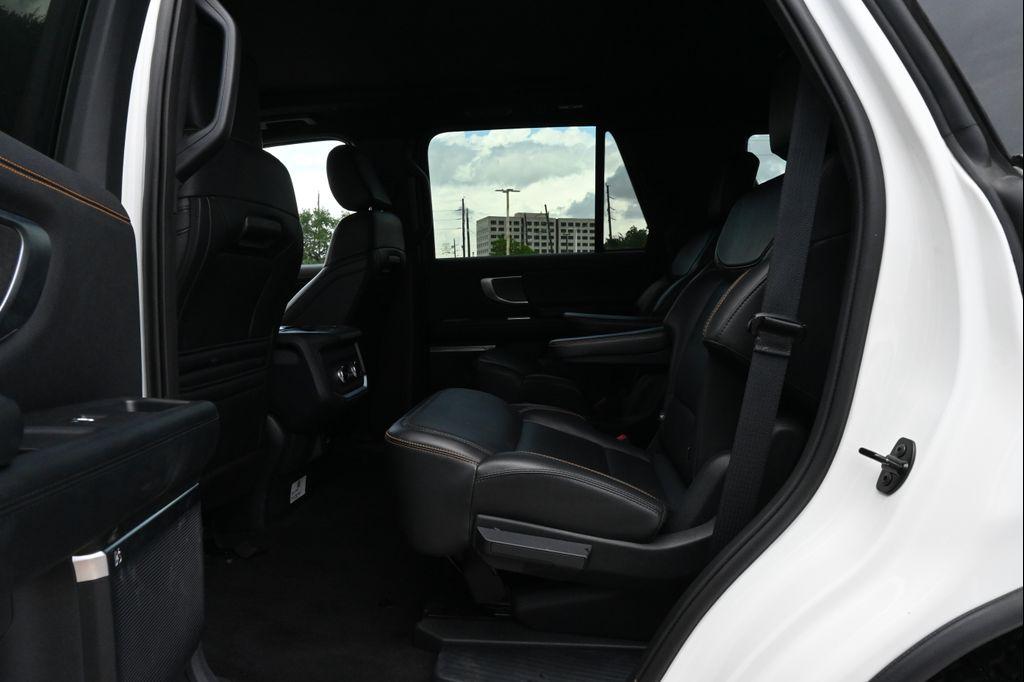 used 2025 Ford Expedition car, priced at $73,977