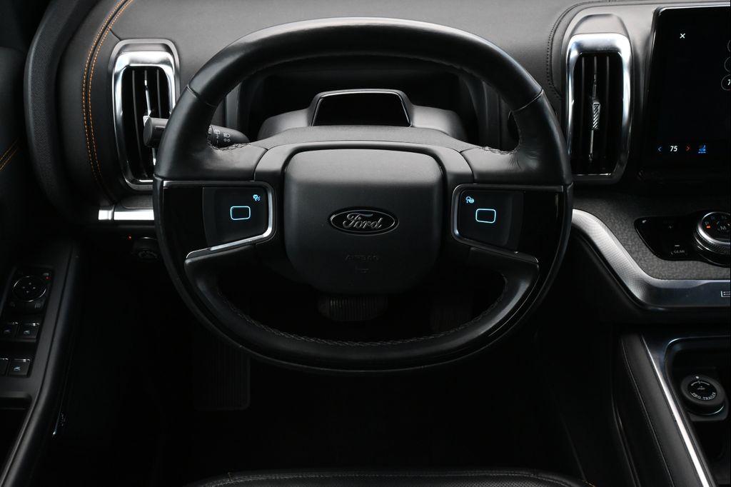 used 2025 Ford Expedition car, priced at $73,977