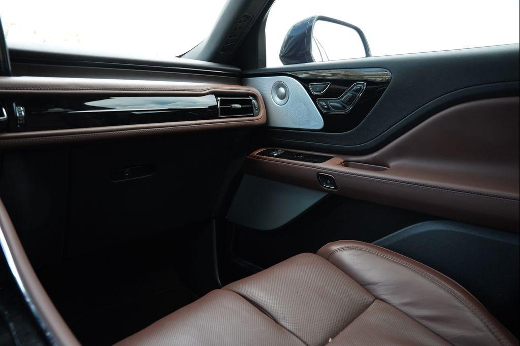 used 2025 Lincoln Aviator car, priced at $61,977