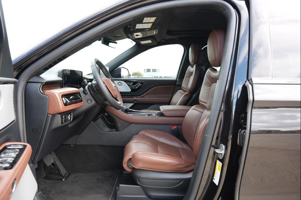 used 2025 Lincoln Aviator car, priced at $61,977