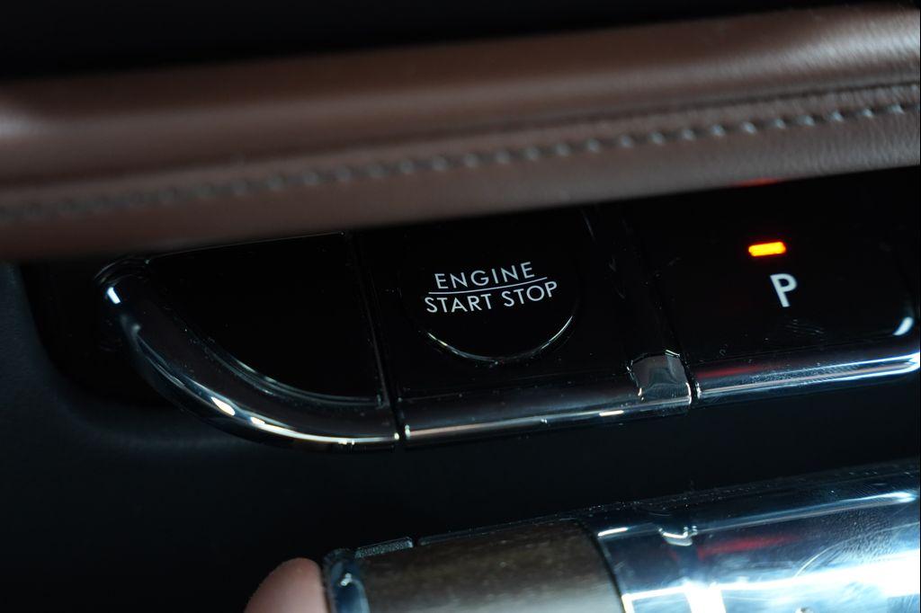 used 2025 Lincoln Aviator car, priced at $61,977