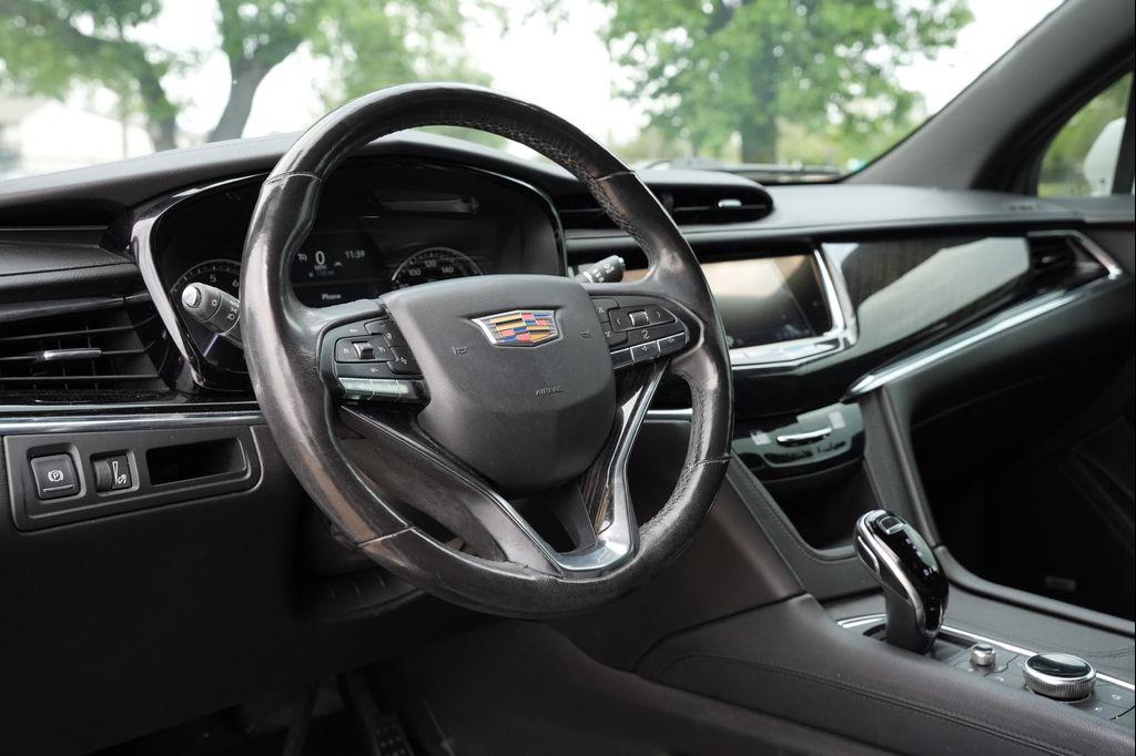 used 2020 Cadillac XT6 car, priced at $22,977