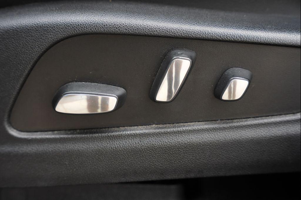 used 2020 Cadillac XT6 car, priced at $22,977