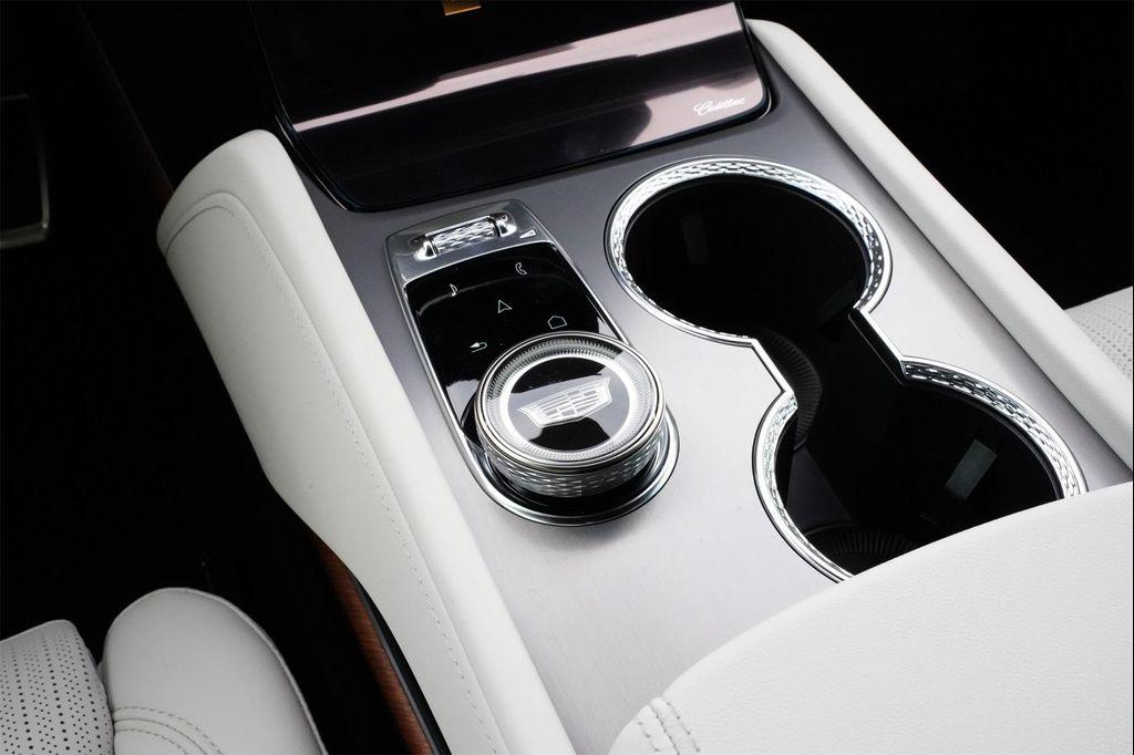 new 2026 Cadillac VISTIQ car, priced at $72,084