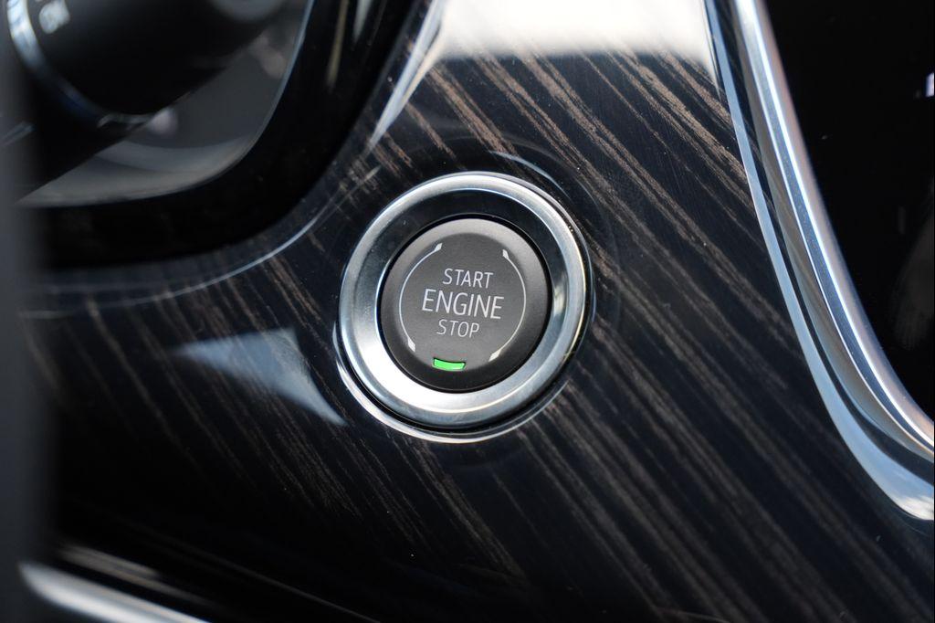 new 2025 Cadillac XT6 car, priced at $58,715