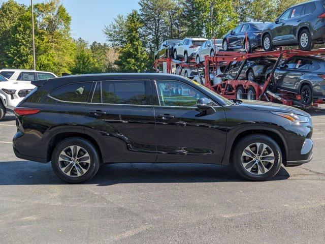 used 2021 Toyota Highlander car, priced at $26,977