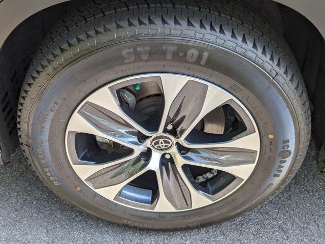 used 2021 Toyota Highlander car, priced at $26,977