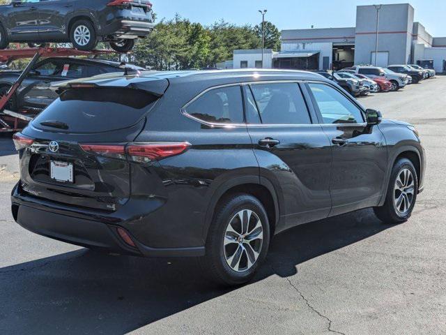 used 2021 Toyota Highlander car, priced at $26,977