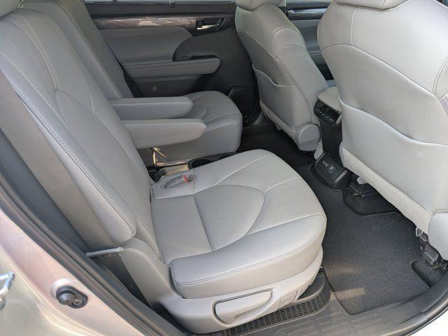 used 2022 Toyota Highlander Hybrid car, priced at $38,977