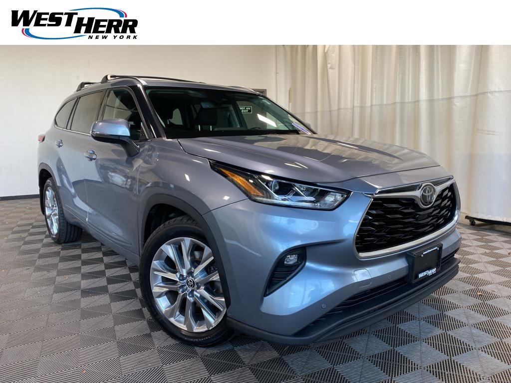 used 2020 Toyota Highlander car, priced at $25,999