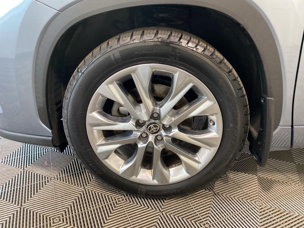 used 2020 Toyota Highlander car, priced at $25,999