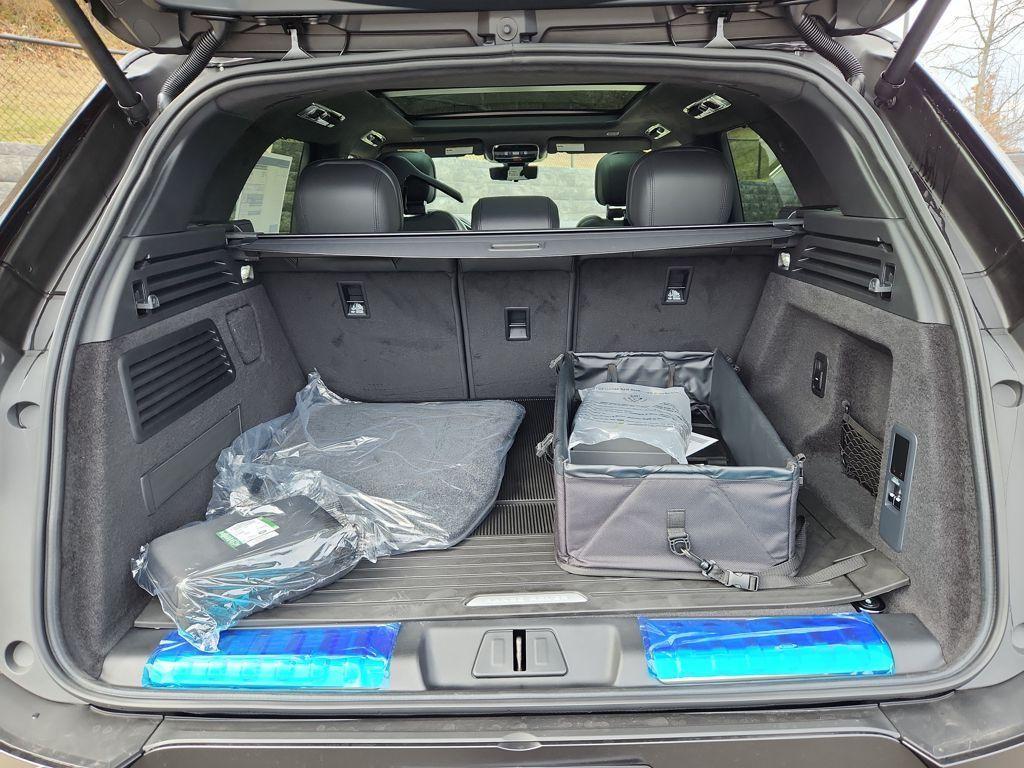 new 2026 Land Rover Range Rover Sport car, priced at $136,385