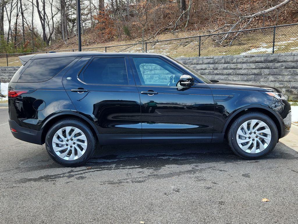 new 2026 Land Rover Discovery car, priced at $65,481