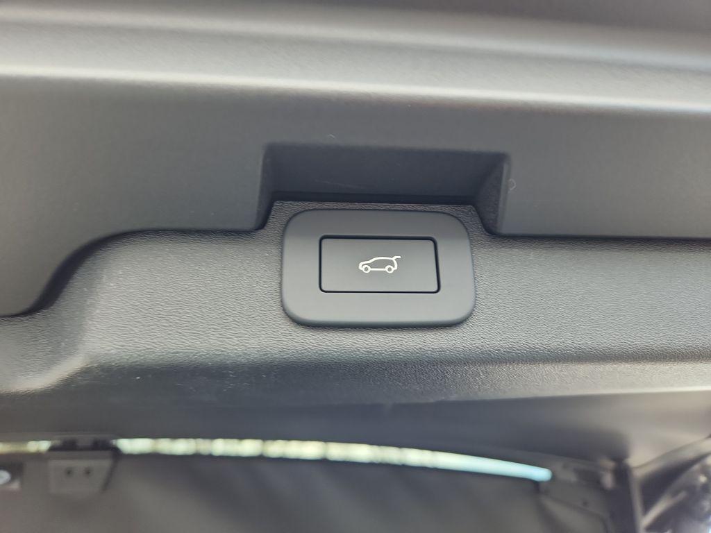 new 2026 Land Rover Discovery car, priced at $65,481