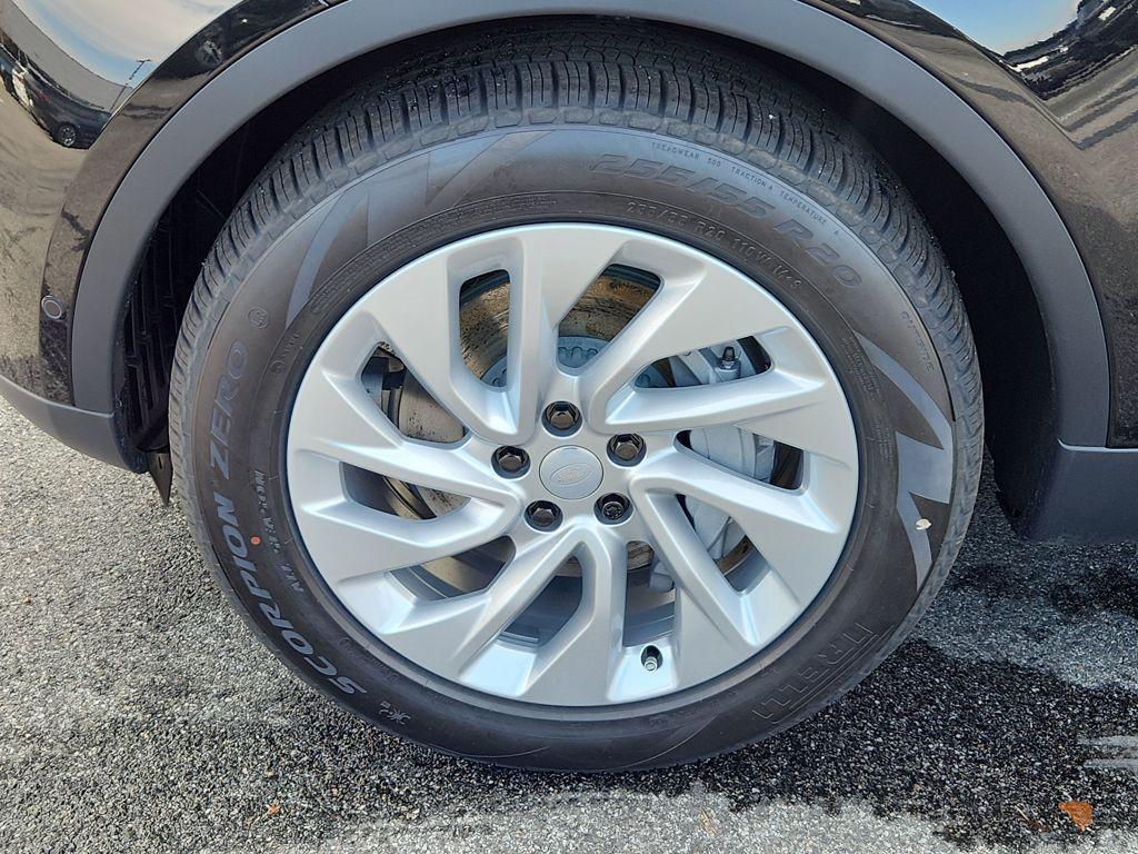 new 2026 Land Rover Discovery car, priced at $65,481