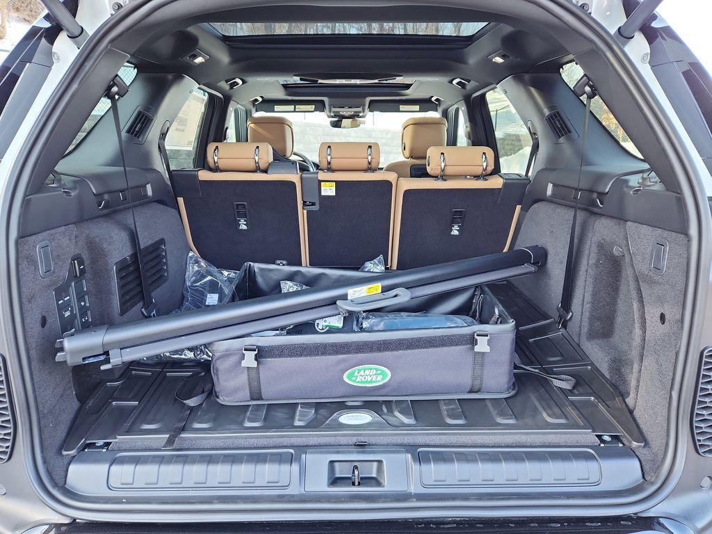 new 2026 Land Rover Discovery car, priced at $77,231