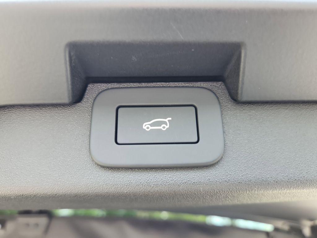 used 2025 Land Rover Discovery car, priced at $71,188