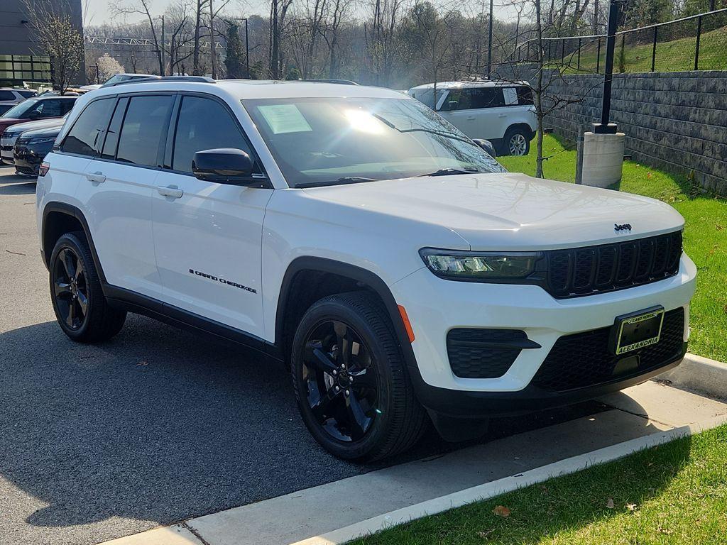 used 2024 Jeep Grand Cherokee car, priced at $32,495