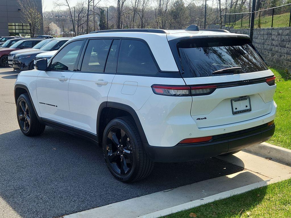 used 2024 Jeep Grand Cherokee car, priced at $32,495