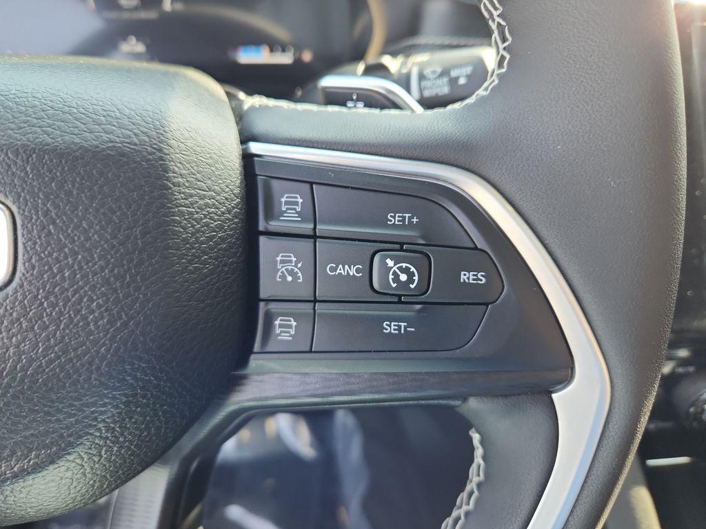 used 2024 Jeep Grand Cherokee car, priced at $32,495